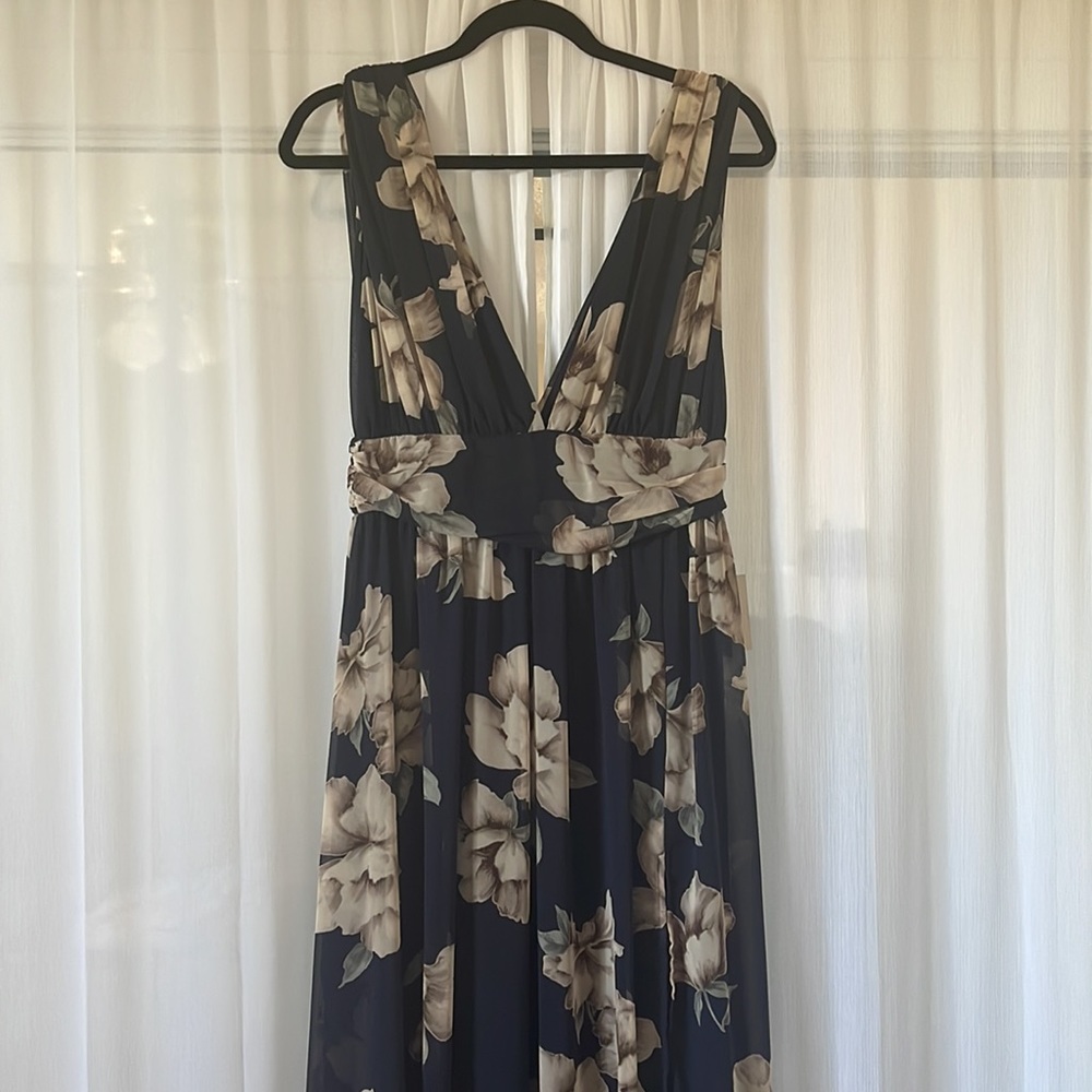 Lulu’s Floral Maxi Dress